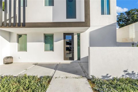 Villa ou maison à louer à Sarasota, Floride: 5 chambres, 314.57 m2 № 2096596 - photo 4