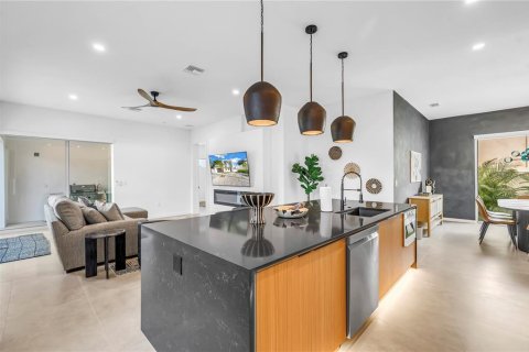 Villa ou maison à louer à Sarasota, Floride: 5 chambres, 314.57 m2 № 2096596 - photo 13