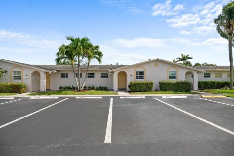 Condo in West Palm Beach, Florida, 1 bedroom  № 1926913 - photo 5