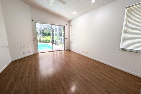 Casa en alquiler en Weston, Florida, 4 dormitorios, 257.99 m2 № 1993503 - foto 8