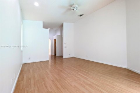 Casa en alquiler en Weston, Florida, 4 dormitorios, 257.99 m2 № 1993503 - foto 10