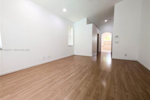 Casa en alquiler en Weston, Florida, 4 dormitorios, 257.99 m2 № 1993503 - foto 9