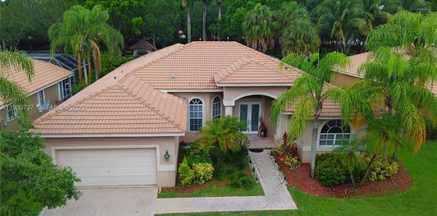 Casa en Weston, Florida 4 dormitorios, 257.99 m2 № 1993503
