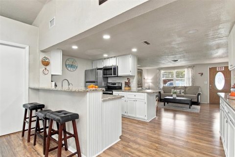 Villa ou maison à vendre à Port Richey, Floride: 4 chambres, 144.93 m2 № 2436736 - photo 12