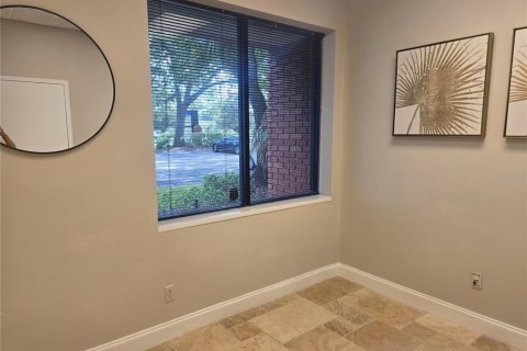 Commercial property in Lake Mary, Florida 119.01 sq.m. № 2237723 - photo 4