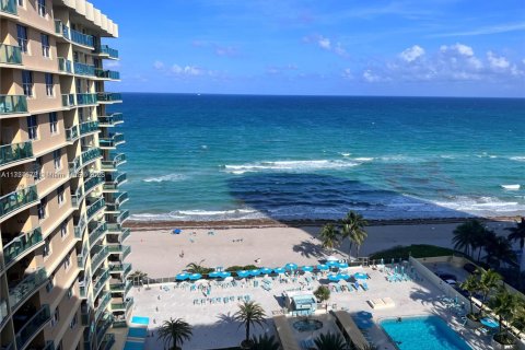 Condo in Hollywood, Florida, 1 bedroom № 1985634 - photo 29