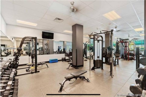 Condo in Hollywood, Florida, 1 bedroom № 1985634 - photo 26
