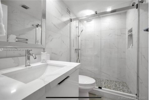 Condo in Hollywood, Florida, 1 bedroom № 1985634 - photo 14