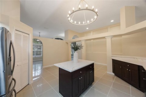 House in Tampa, Florida 5 bedrooms, 282.79 sq.m. № 1558154 - photo 10