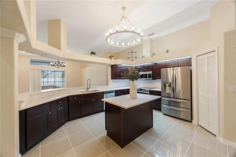 House in Tampa, Florida 5 bedrooms, 282.79 sq.m. № 1558154 - photo 8