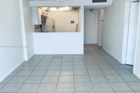 Copropriété à louer à North Miami Beach, Floride: 1 chambre, 61.13 m2 № 1941887 - photo 18