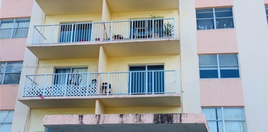 Condo à North Miami Beach, Floride, 1 chambre  № 1941887