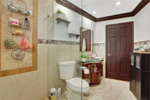 House in Miami Gardens, Florida 5 bedrooms, 155.05 sq.m. № 1844042 - photo 16