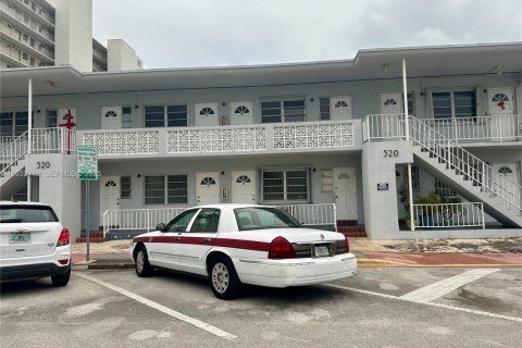 Condo in Miami Beach, Florida, 1 bedroom № 1991140 - photo 5