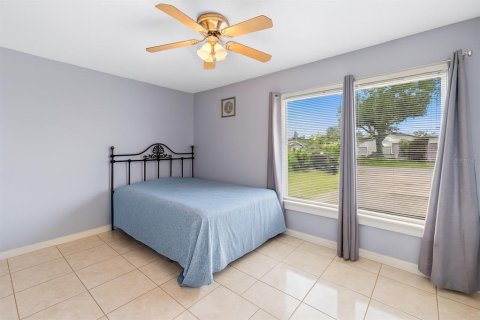 House in Kissimmee, Florida 4 bedrooms, 133.31 sq.m. № 1904938 - photo 15