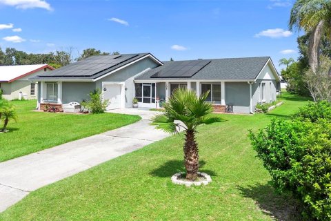 House in Kissimmee, Florida 4 bedrooms, 133.31 sq.m. № 1904938 - photo 1