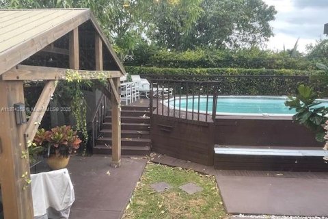Снять в аренду виллу или дом в Майами, Флорида 4 спальни, 330.64м2, № 1938835 - фото 19