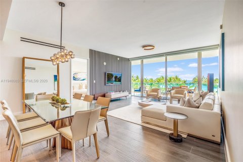 Condominio en Bal Harbour, Florida, 3 dormitorios  № 2002431
