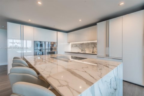 Condominio en venta en Bal Harbour, Florida, 3 dormitorios, 197.88 m2 № 2002431 - foto 21