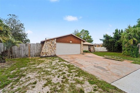 Villa ou maison à vendre à Spring Hill, Floride: 3 chambres, 139.82 m2 № 2342016 - photo 3