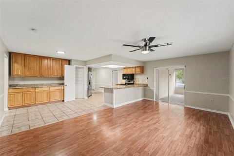 Villa ou maison à vendre à Spring Hill, Floride: 3 chambres, 139.82 m2 № 2342016 - photo 4