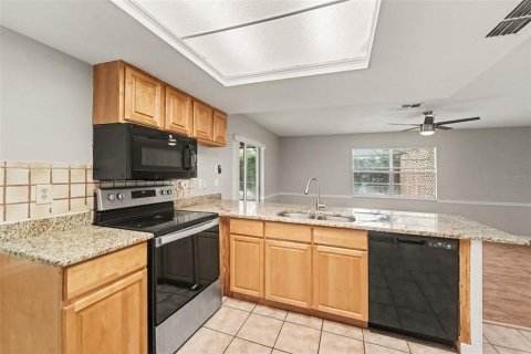 Villa ou maison à vendre à Spring Hill, Floride: 3 chambres, 139.82 m2 № 2342016 - photo 5