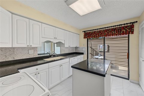 Copropriété à vendre à Hudson, Floride: 2 chambres, 106.28 m2 № 2383818 - photo 14