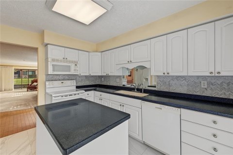 Copropriété à vendre à Hudson, Floride: 2 chambres, 106.28 m2 № 2383818 - photo 13