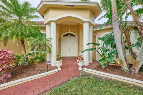 Villa ou maison à vendre à Port St. Lucie, Floride: 4 chambres, 233 m2 № 2083119 - photo 3