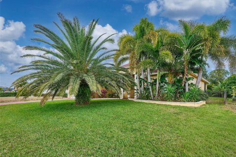 Villa ou maison à vendre à Port St. Lucie, Floride: 4 chambres, 233 m2 № 2083119 - photo 4