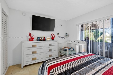 Condominio en venta en Hialeah, Florida, 2 dormitorios, 86.86 m2 № 1968072 - foto 18