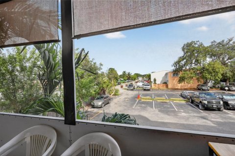 Condominio en venta en Hialeah, Florida, 2 dormitorios, 86.86 m2 № 1968072 - foto 28