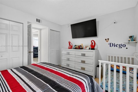 Condominio en venta en Hialeah, Florida, 2 dormitorios, 86.86 m2 № 1968072 - foto 19