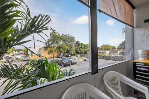 Condominio en venta en Hialeah, Florida, 2 dormitorios, 86.86 m2 № 1968072 - foto 27