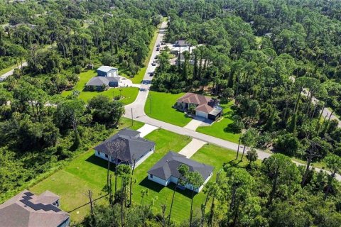 Villa ou maison à vendre à Port Charlotte, Floride: 4 chambres, 151.99 m2 № 2415524 - photo 22