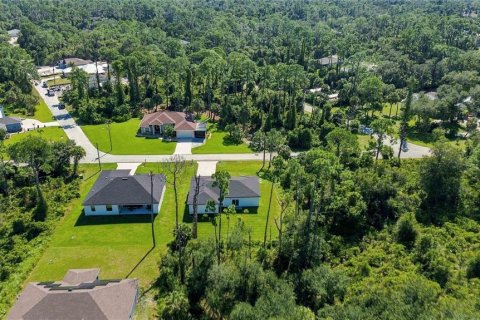 Villa ou maison à vendre à Port Charlotte, Floride: 4 chambres, 151.99 m2 № 2415524 - photo 28