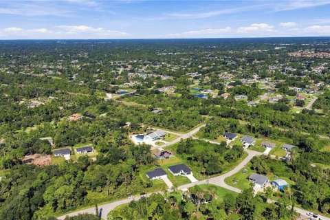 Villa ou maison à vendre à Port Charlotte, Floride: 4 chambres, 151.99 m2 № 2415524 - photo 27