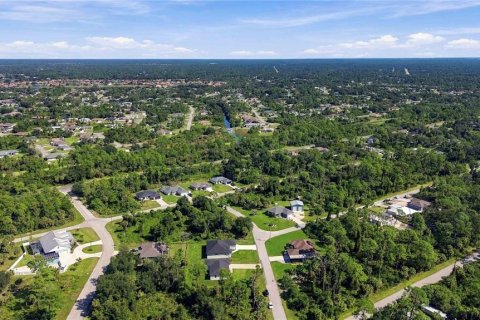 Villa ou maison à vendre à Port Charlotte, Floride: 4 chambres, 151.99 m2 № 2415524 - photo 24