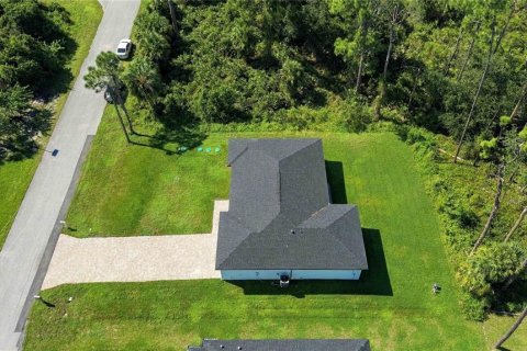 Villa ou maison à vendre à Port Charlotte, Floride: 4 chambres, 151.99 m2 № 2415524 - photo 17