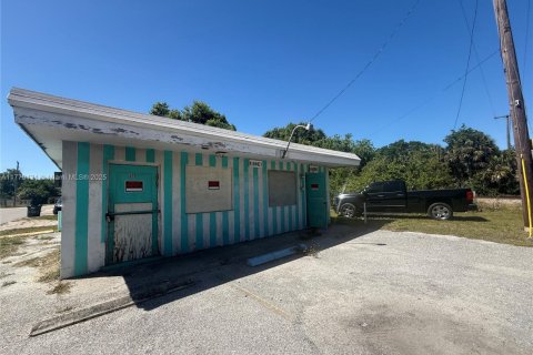 Propiedad comercial en venta en Okeechobee, Florida № 1863096 - foto 2