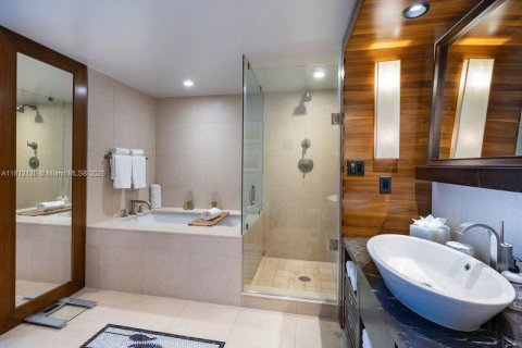 Condominio en venta en Miami Beach, Florida, 1 dormitorio, 61.5 m2 № 2034524 - foto 9
