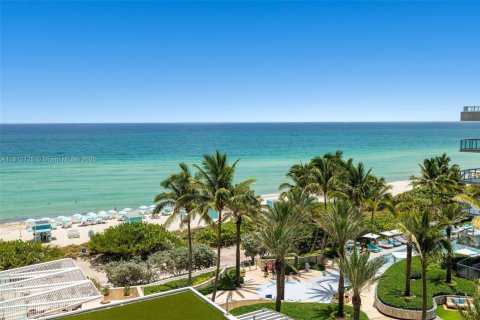 Condominio en venta en Miami Beach, Florida, 1 dormitorio, 61.5 m2 № 2034524 - foto 11
