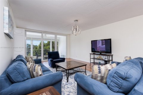 Снять в аренду кондоминиум в Помпано-Бич, Флорида 2 спальни, 102.19м2, № 1965012 - фото 13