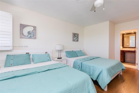 Снять в аренду кондоминиум в Помпано-Бич, Флорида 2 спальни, 102.19м2, № 1965012 - фото 16