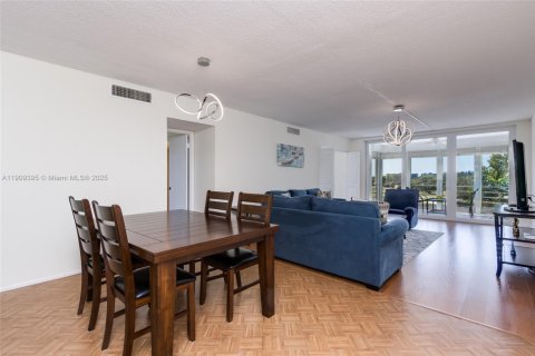 Снять в аренду кондоминиум в Помпано-Бич, Флорида 2 спальни, 102.19м2, № 1965012 - фото 10