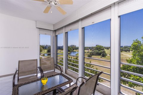 Снять в аренду кондоминиум в Помпано-Бич, Флорида 2 спальни, 102.19м2, № 1965012 - фото 27