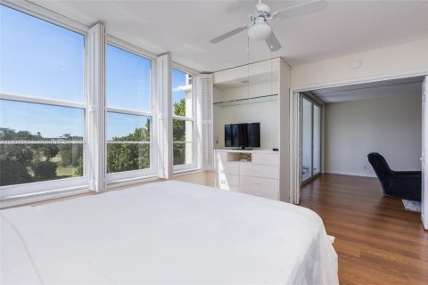 Снять в аренду кондоминиум в Помпано-Бич, Флорида 2 спальни, 102.19м2, № 1965012 - фото 22