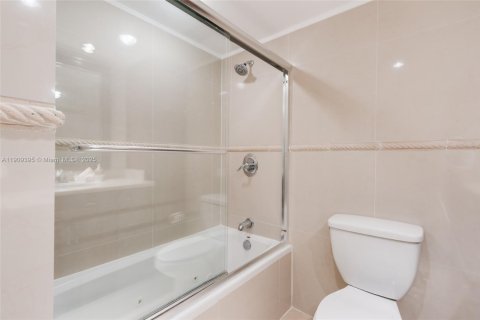 Снять в аренду кондоминиум в Помпано-Бич, Флорида 2 спальни, 102.19м2, № 1965012 - фото 19