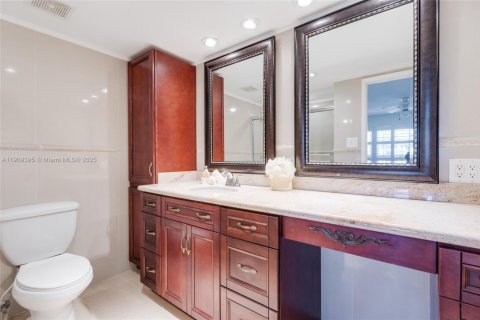 Снять в аренду кондоминиум в Помпано-Бич, Флорида 2 спальни, 102.19м2, № 1965012 - фото 17