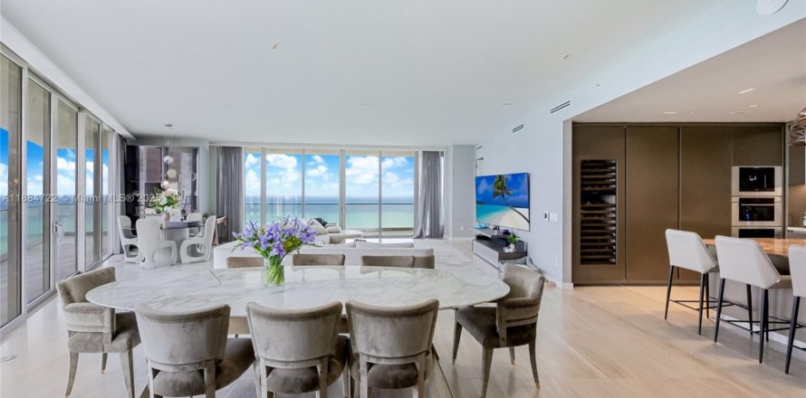 Кондоминиум с 4 спальнями в Санни-Айлс-Бич, Флорида № 2015542